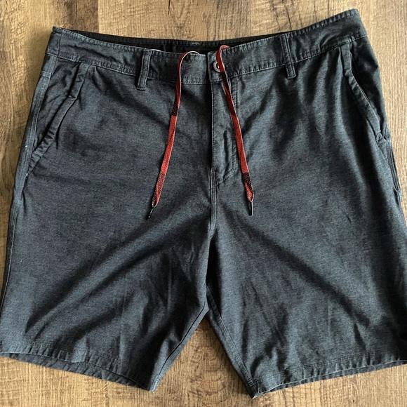 O’Neill Hybrid charcoal black/grey Shorts size 36 with front & back zip pockets - Picture 2 of 14